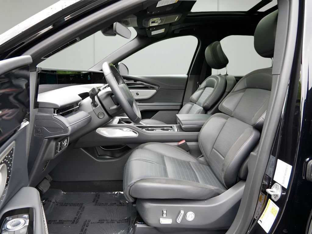 Used 2025 Lincoln Nautilus Reserve AWD/4WD image 10