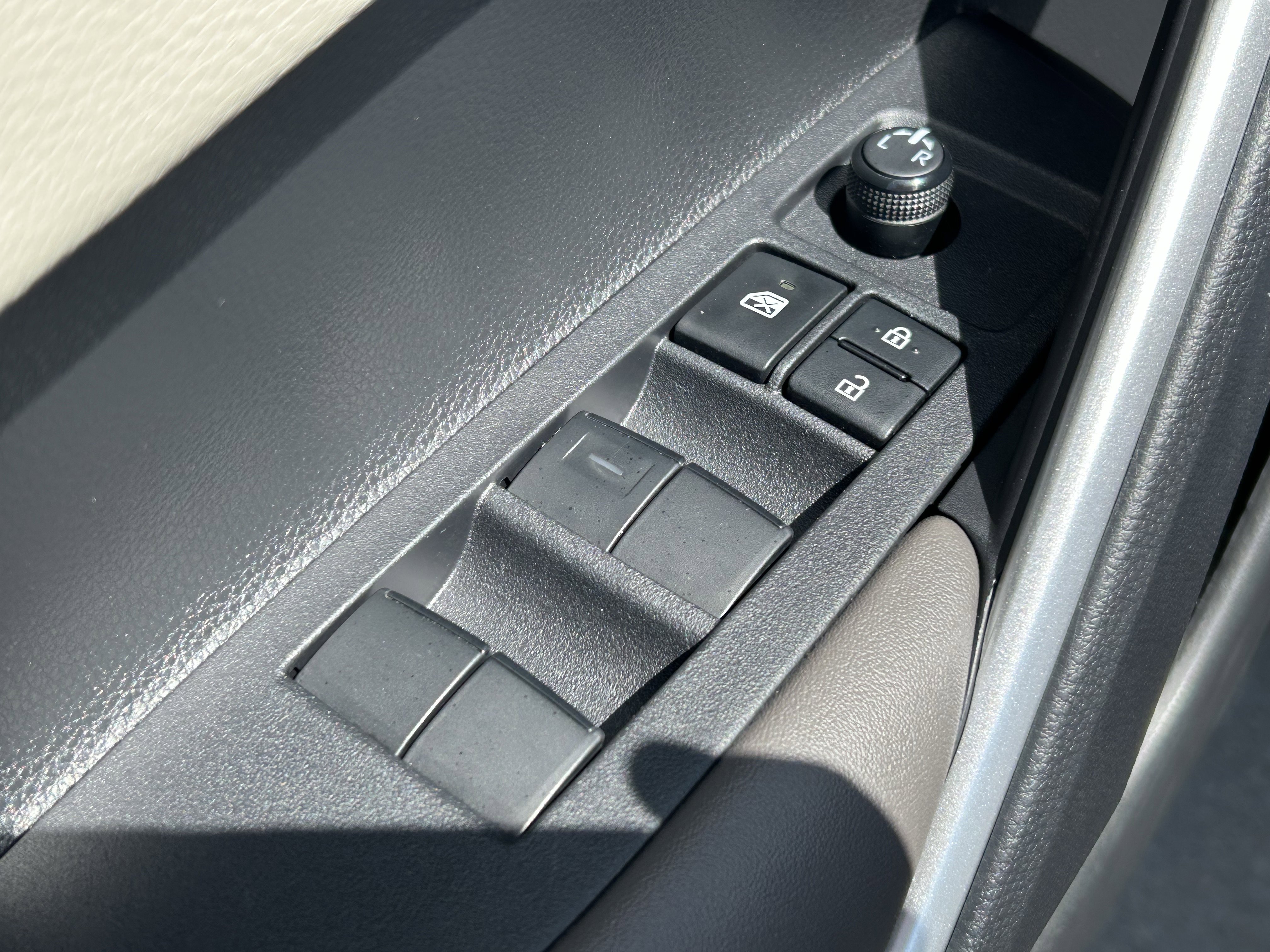 Certified 2023 Toyota Corolla Cross XLE w/ Convenience Package AWD/4WD image 16