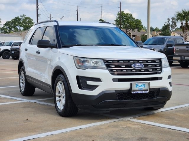 Used 2017 Ford Explorer FWD image 3