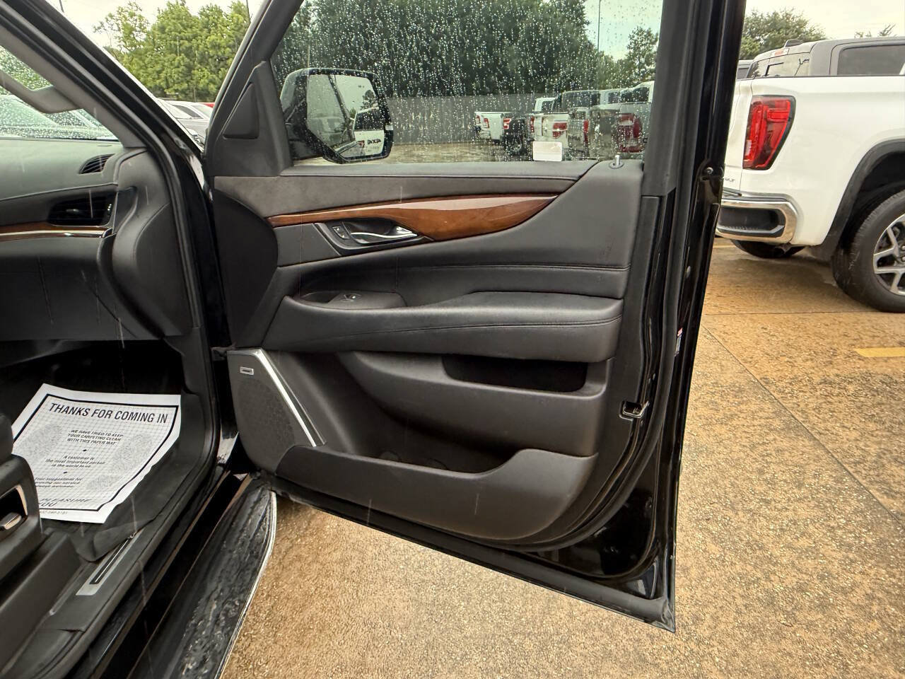 Used 2020 Cadillac Escalade ESV Luxury RWD image 11