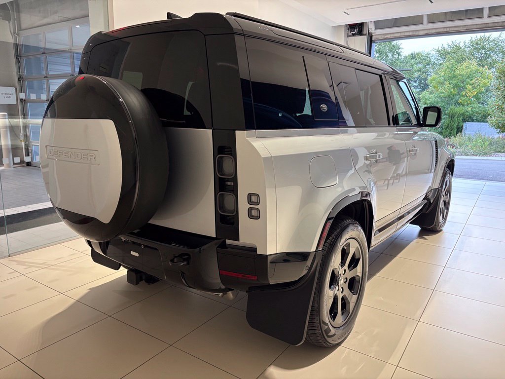 Used 2024 Land Rover Defender 110 X AWD/4WD image 6