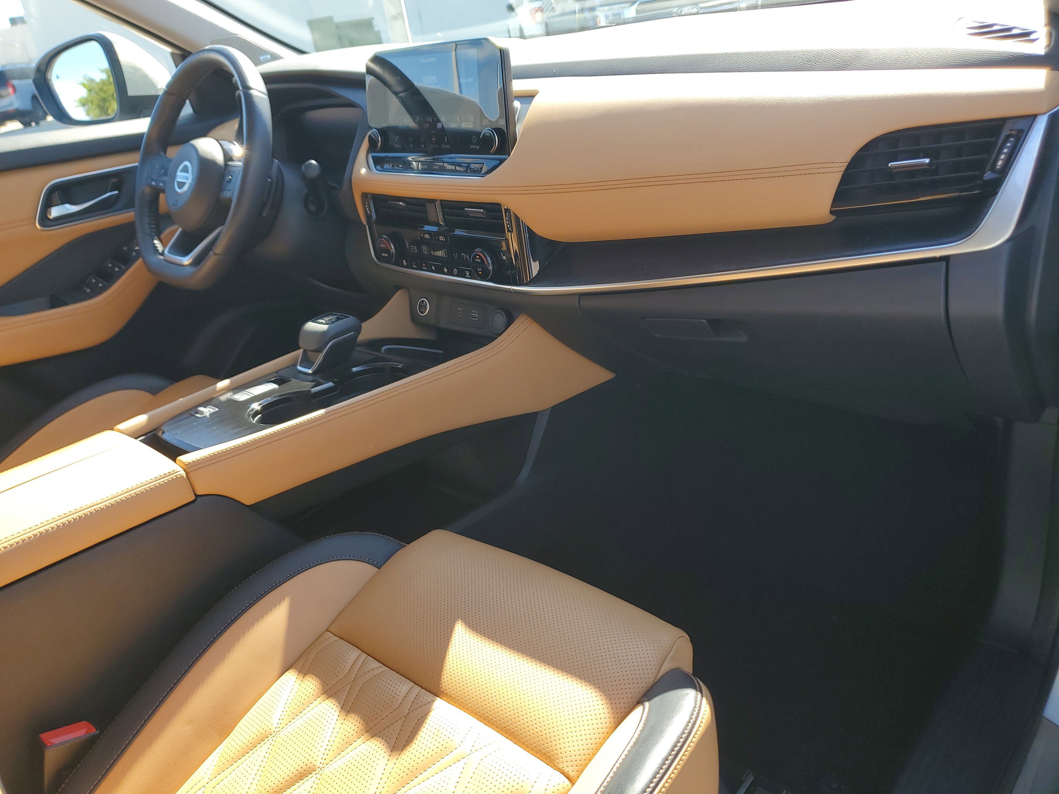 Used 2021 Nissan Rogue Platinum image 14