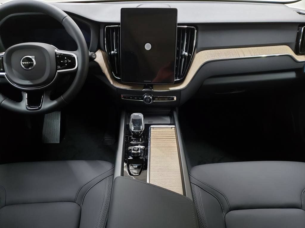 New 2026 Volvo XC60 B5 Core w/ Protection Package Premier AWD/4WD image 9