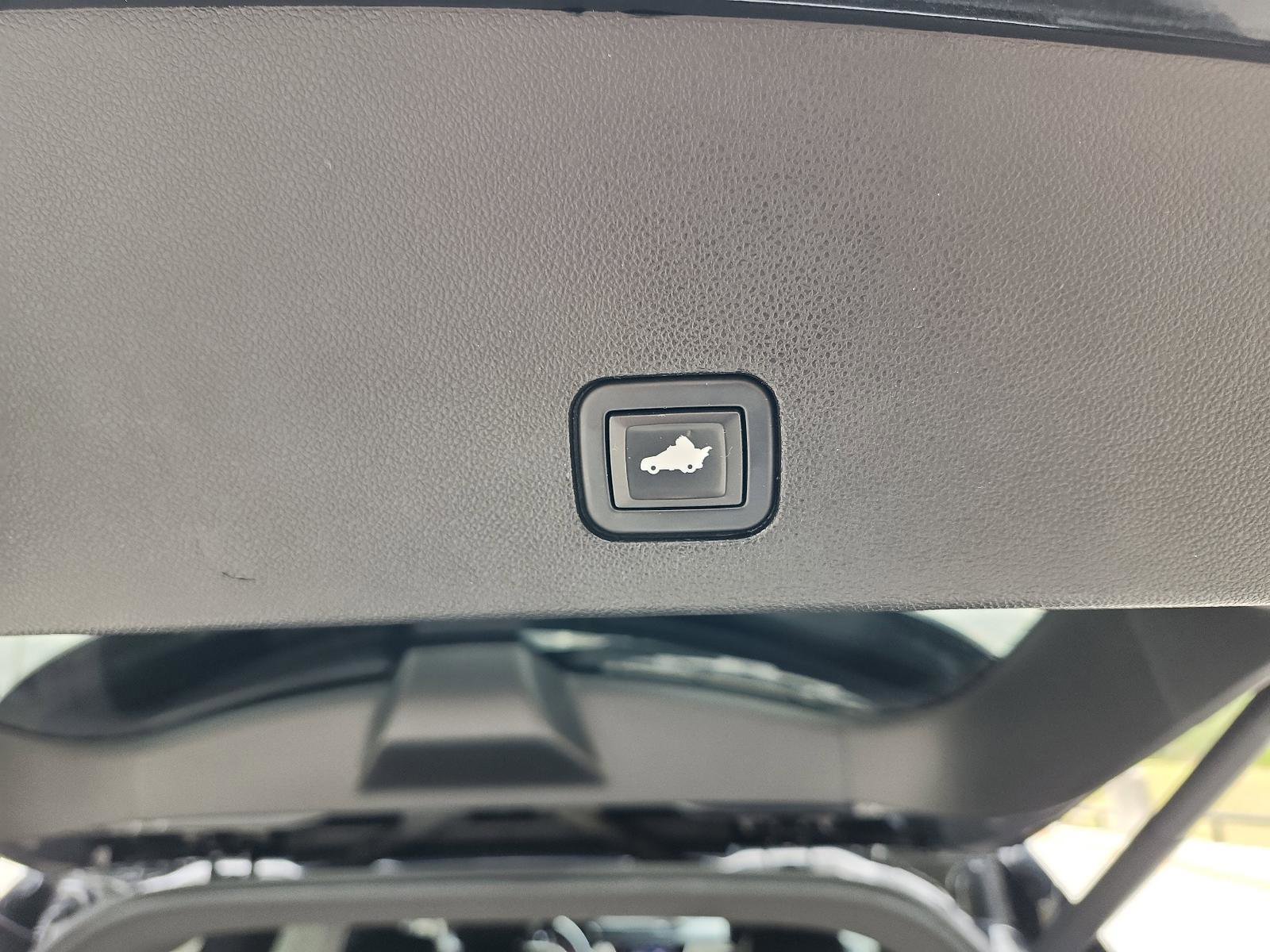 Used 2022 Cadillac XT6 Sport w/ Technology Package image 12