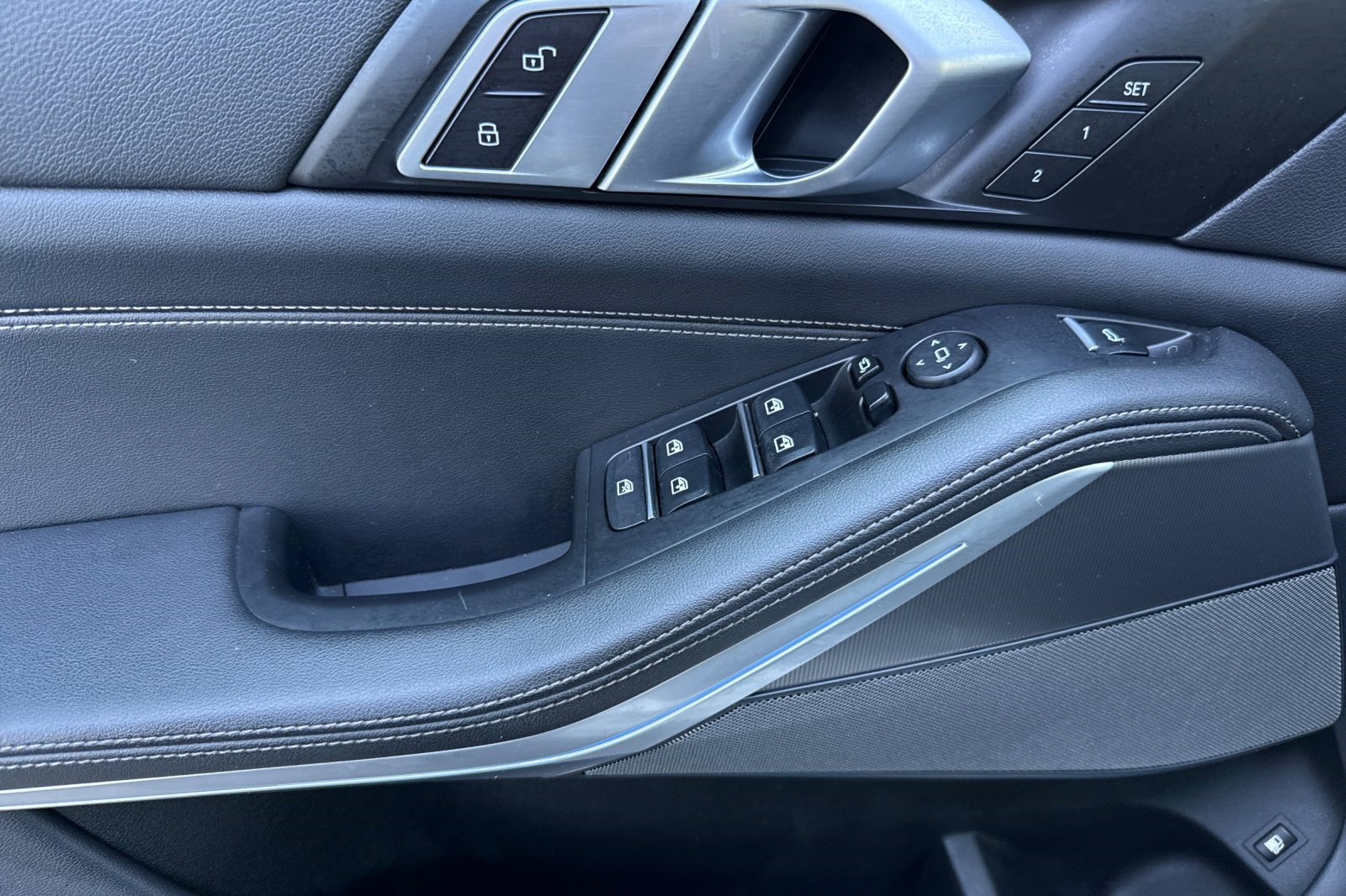 Certified 2023 BMW X5 xDrive45e w/ M Sport Package image 12