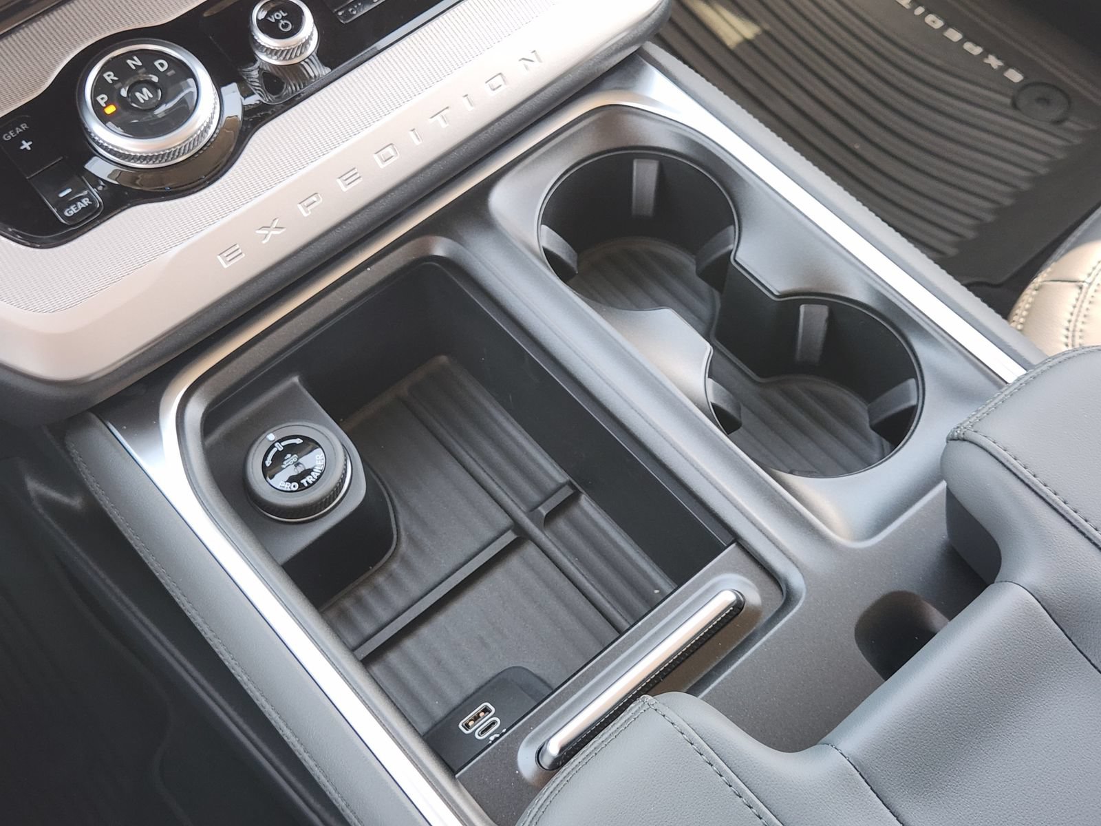 New 2027 Ford Expedition Max Active RWD image 19