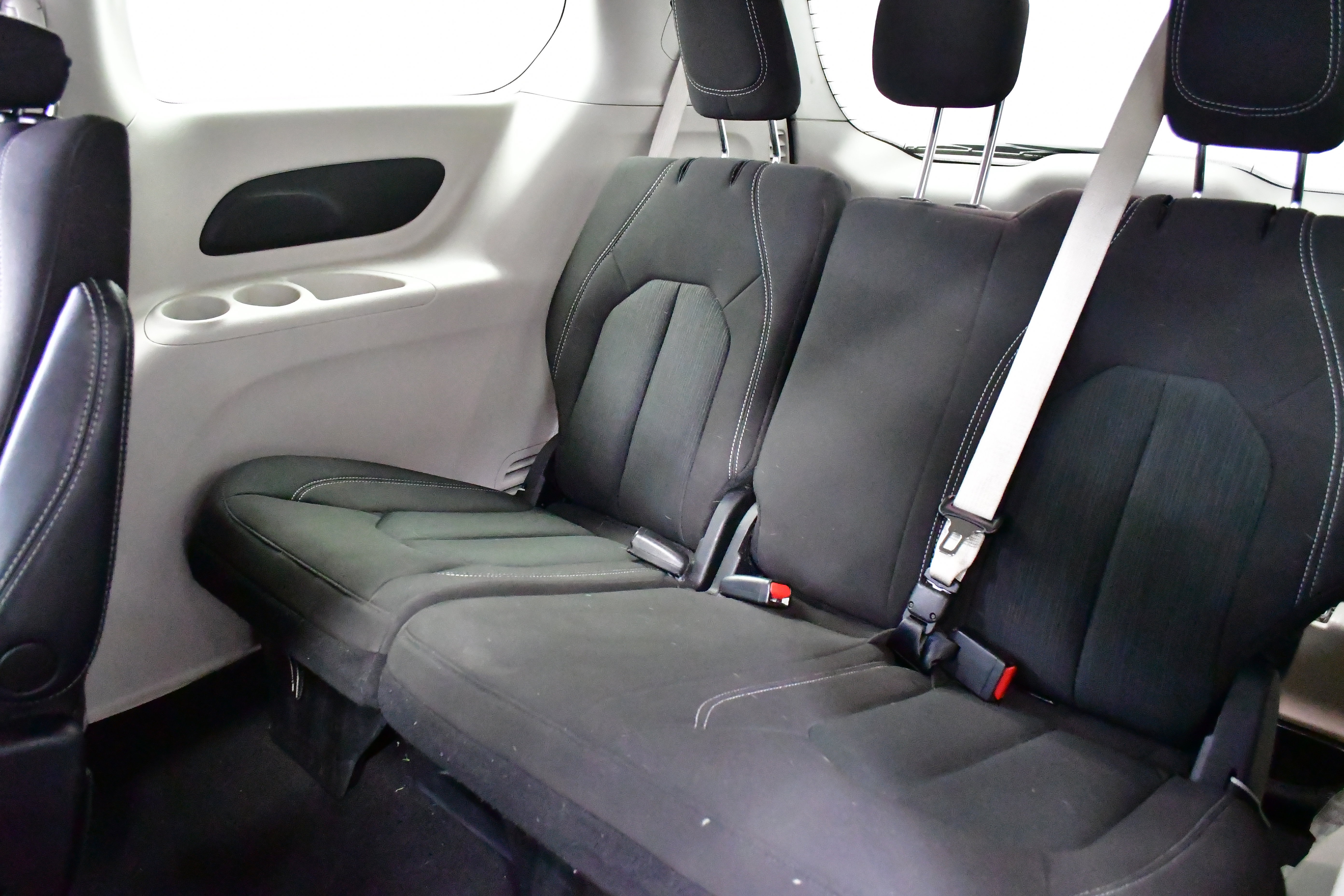 Used 2023 Chrysler Voyager LX FWD image 12