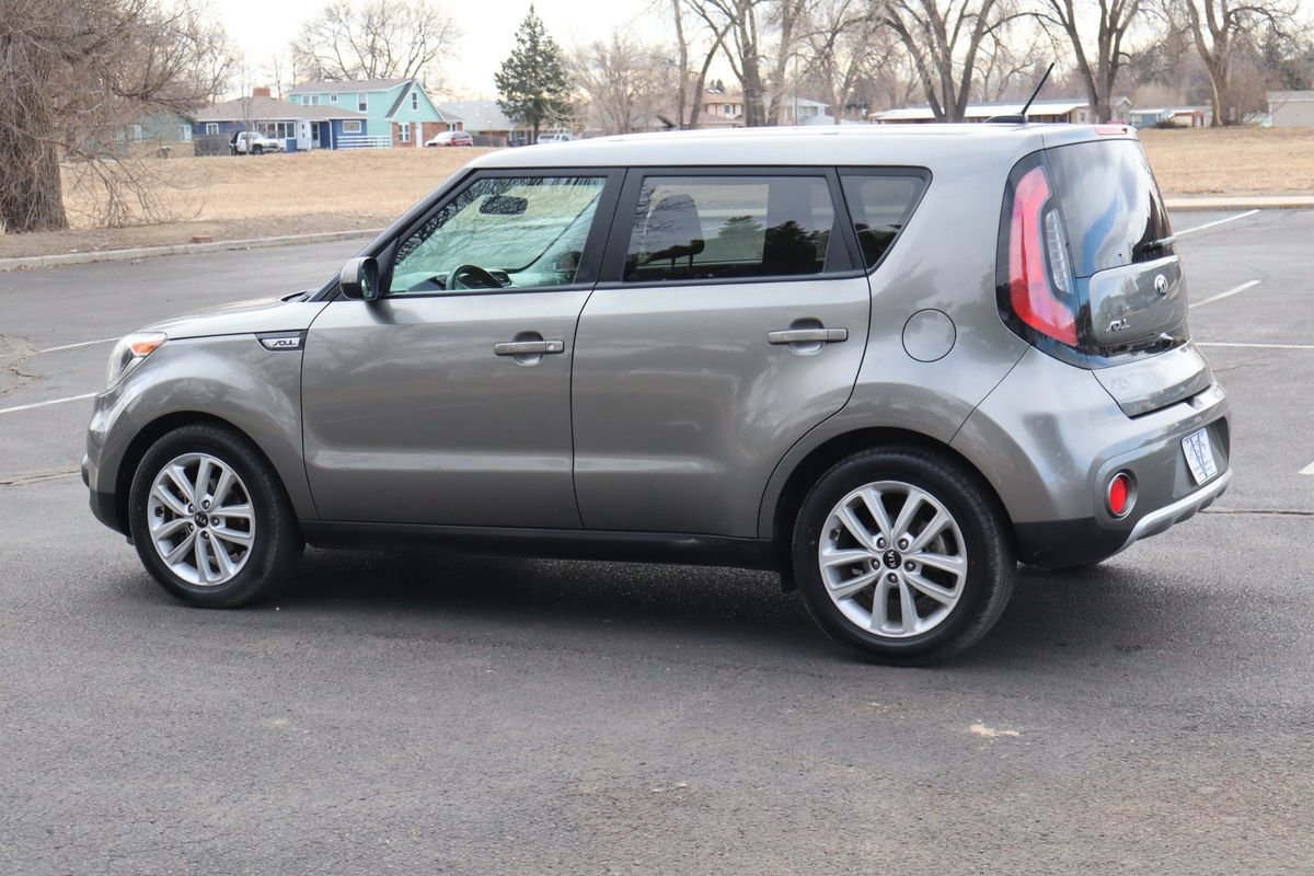 Used 2018 Kia Soul + FWD image 8