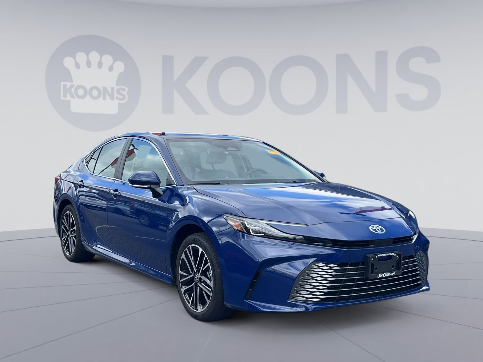 Used 2025 Toyota Camry XLE image 8