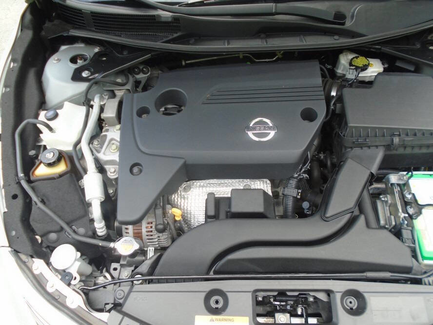 Used 2013 Nissan Altima 2.5 SL w/ Technology Pkg FWD image 28