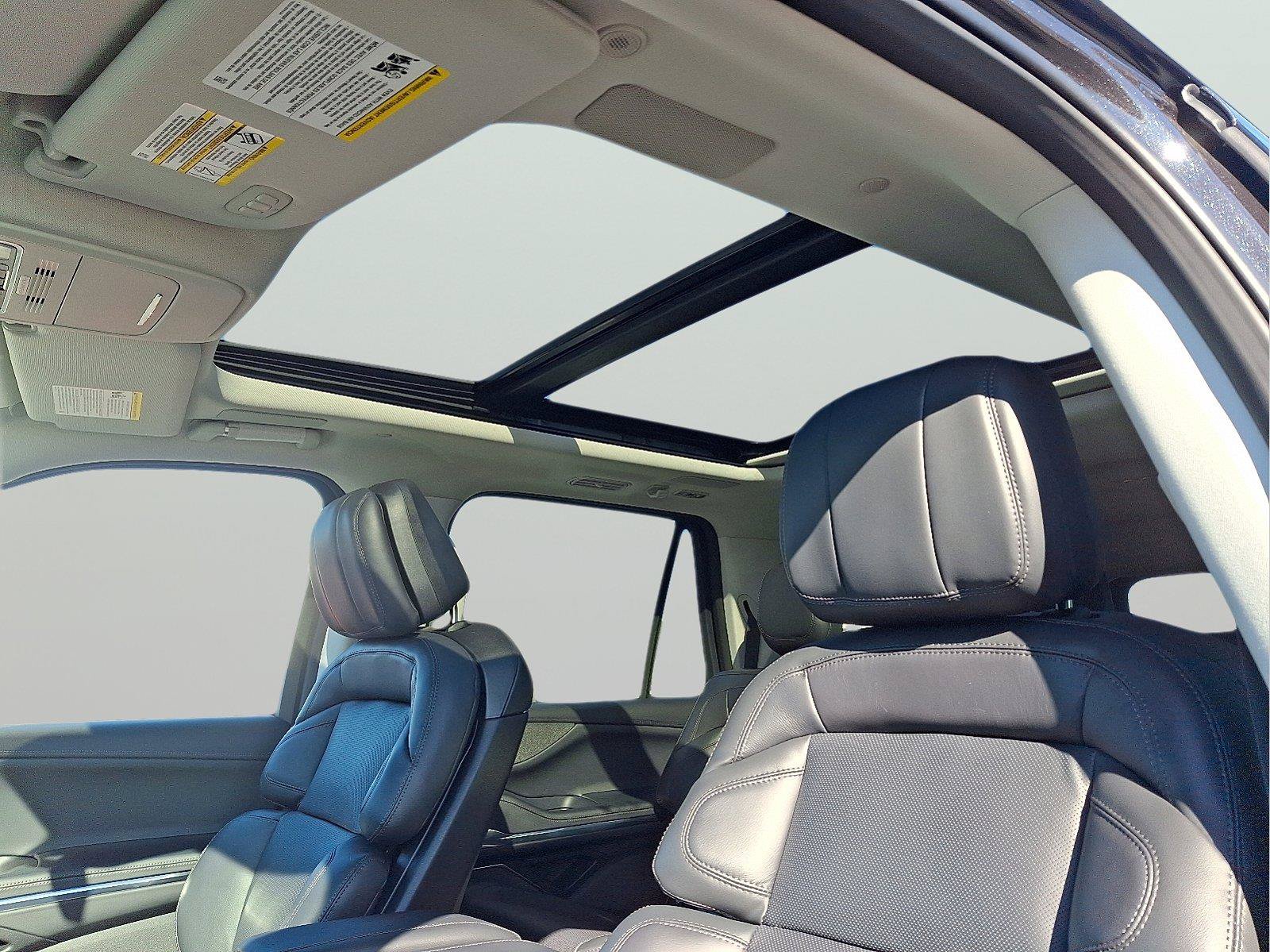 New 2026 Lincoln Navigator L Reserve AWD/4WD image 16