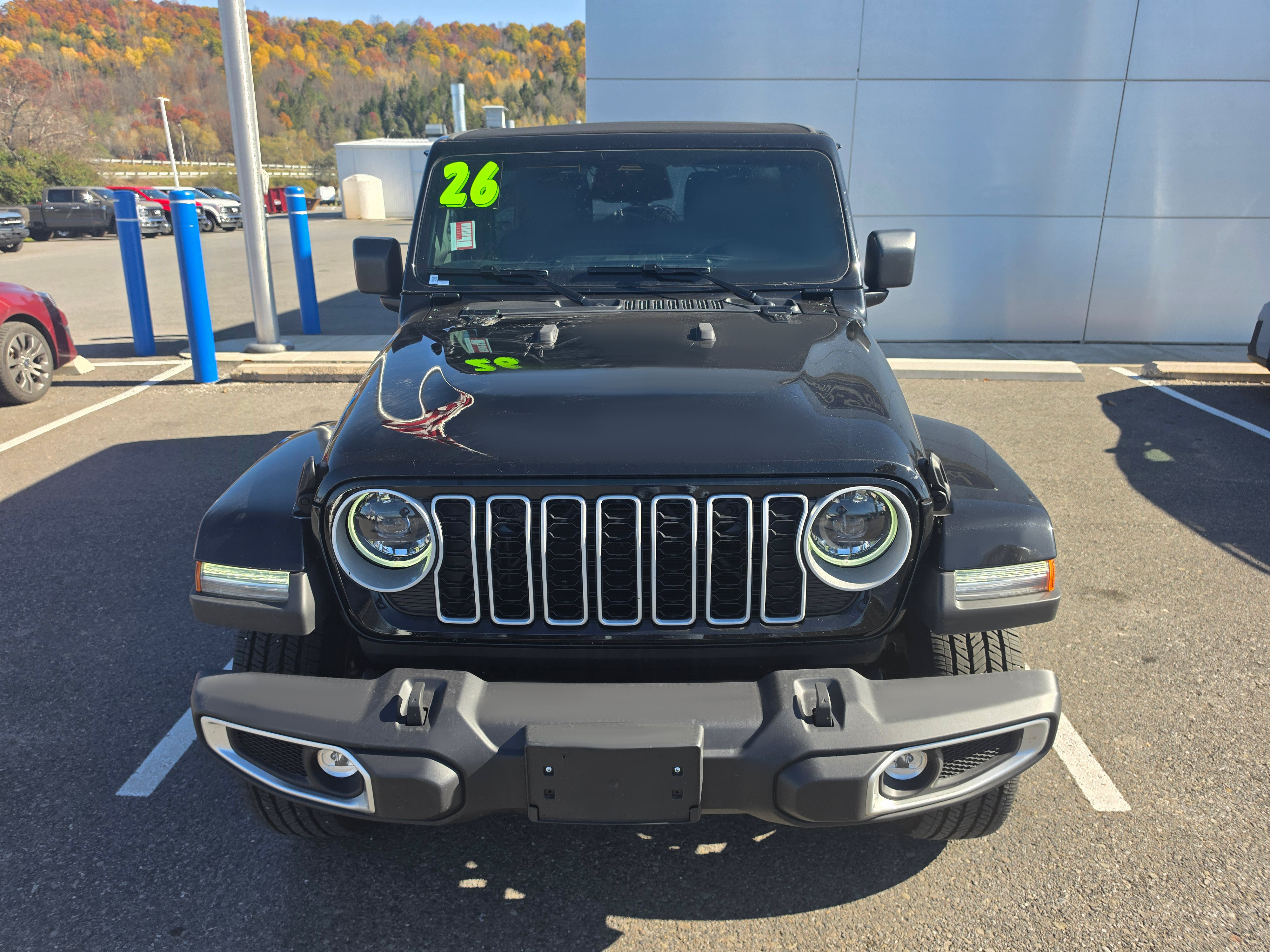 Used 2026 Jeep Wrangler Unlimited Sahara AWD/4WD image 9