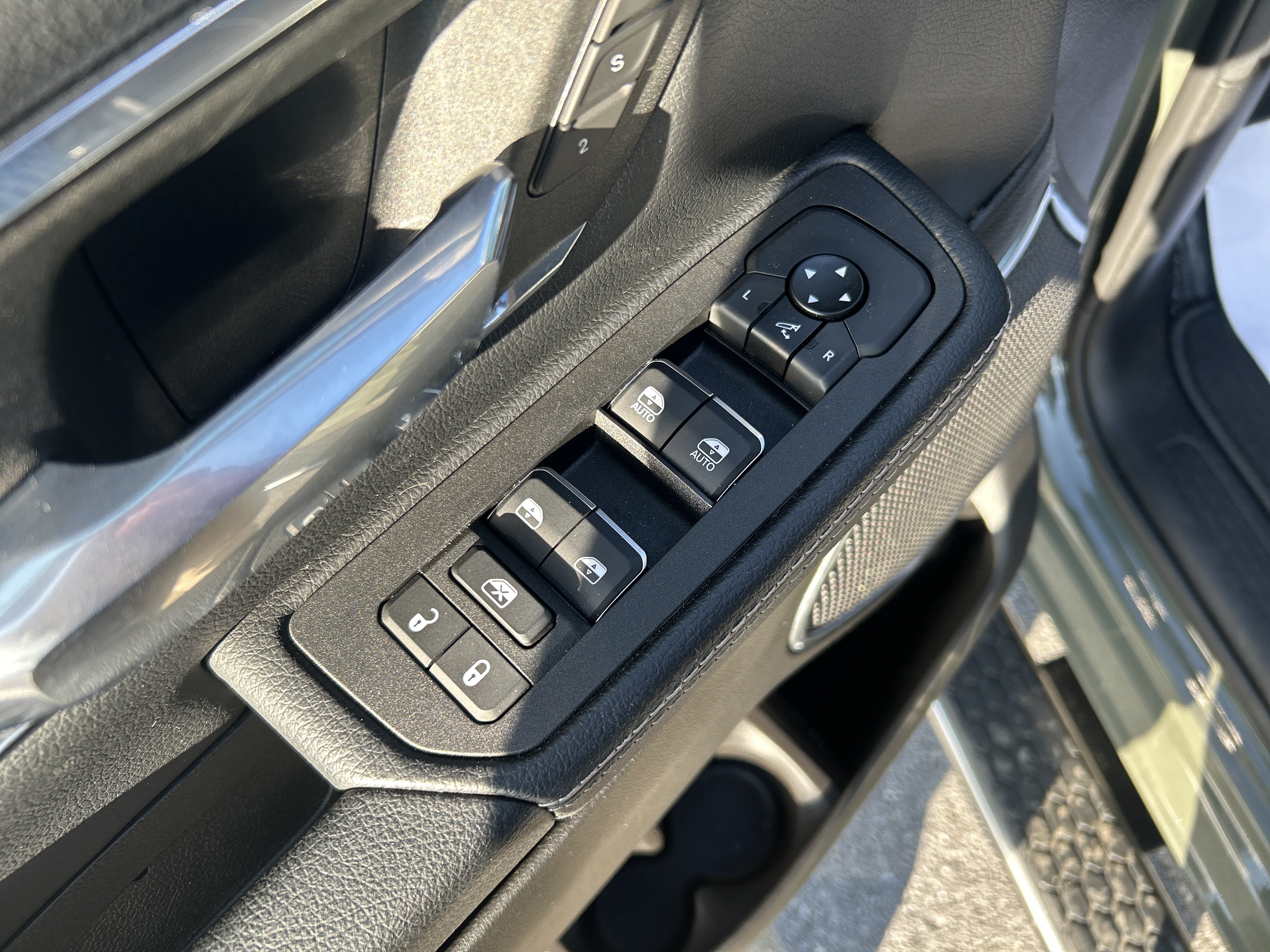 Used 2026 RAM 1500 Laramie AWD/4WD image 19