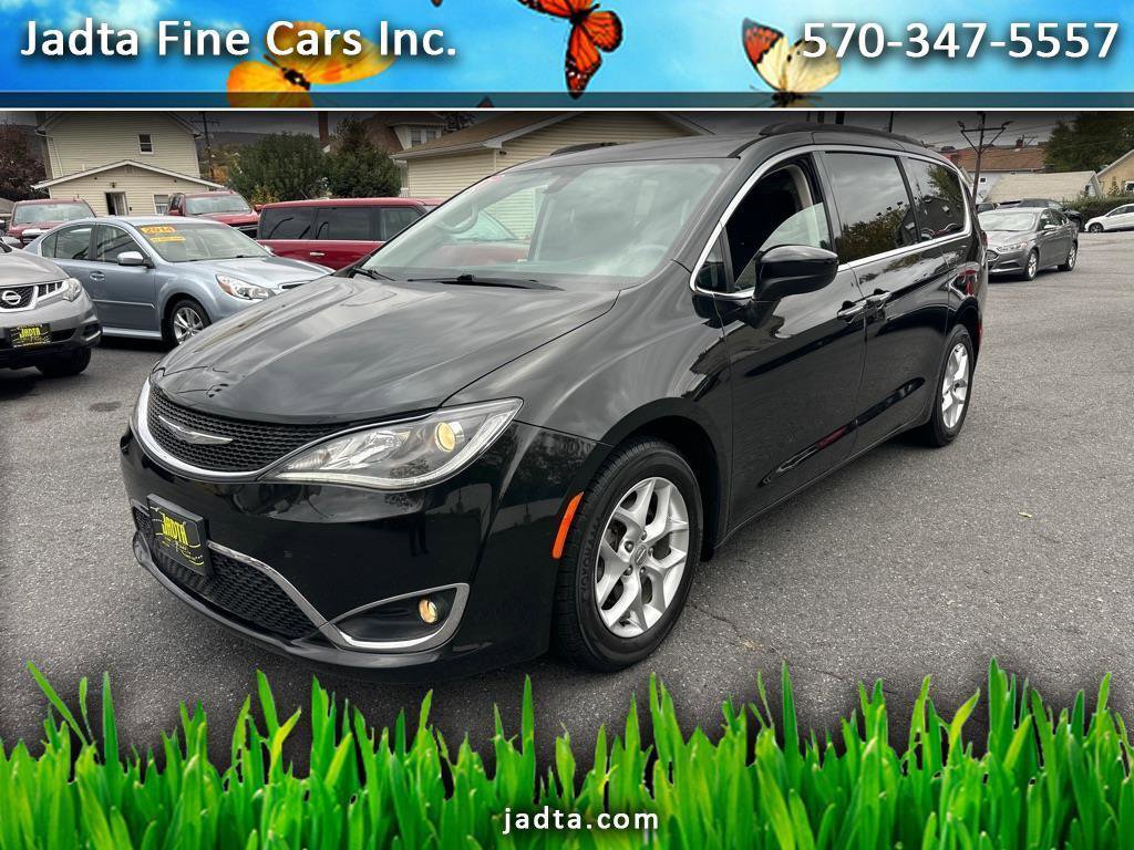 Used 2017 Chrysler Pacifica Touring Plus w/ Tire & Wheel Group image 1