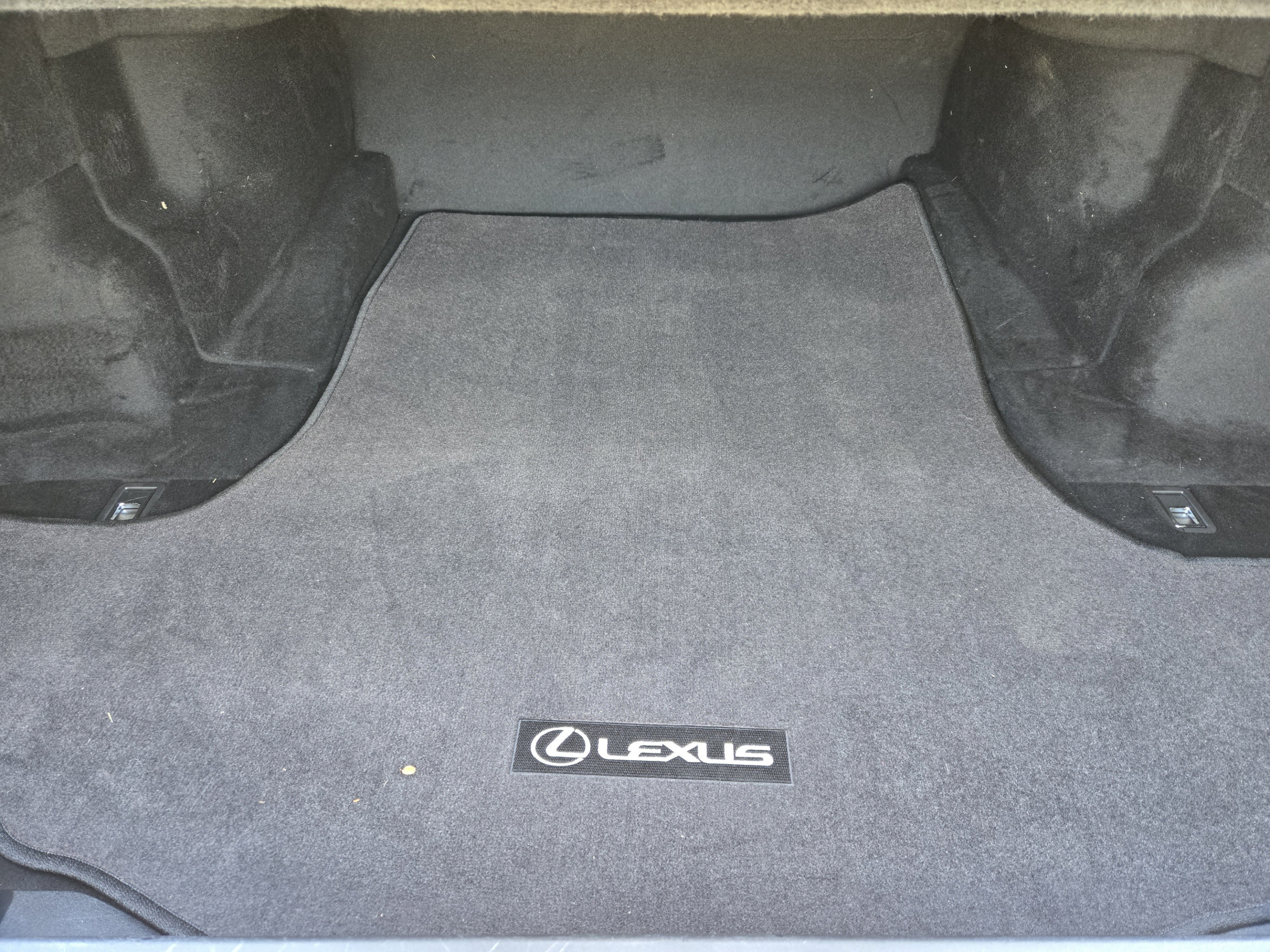 Used 2022 Lexus LS 500 w/ Interior Upgrade Package RWD image 33