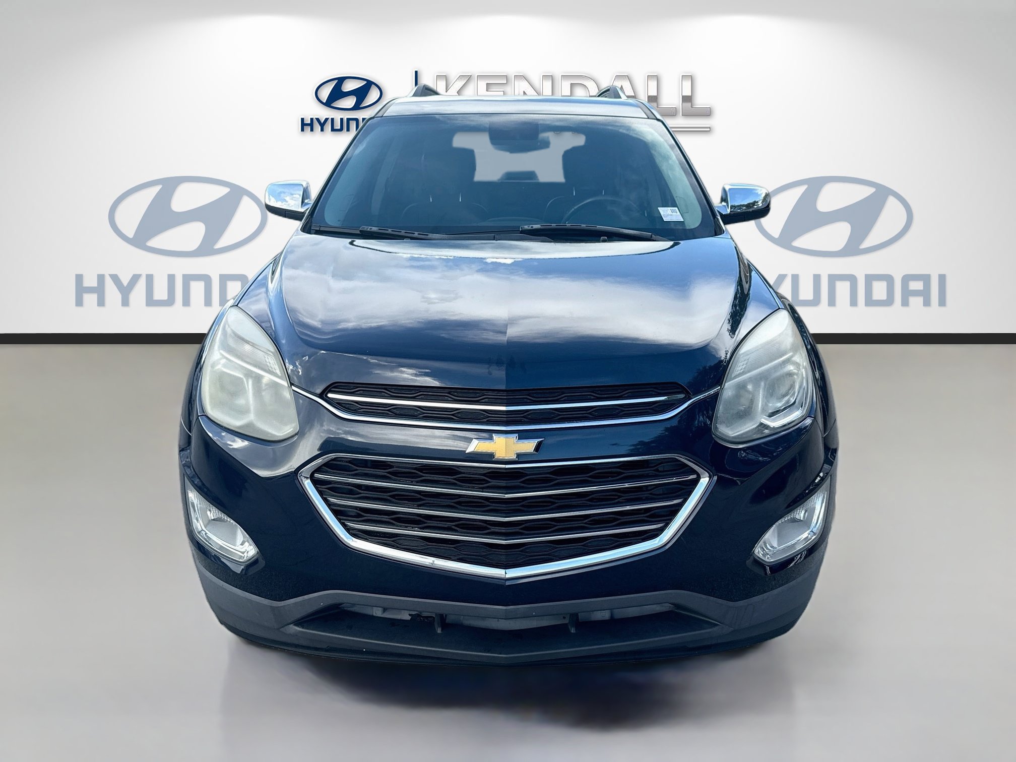 Used 2017 Chevrolet Equinox Premier w/ Enhanced Convenience Package FWD image 2