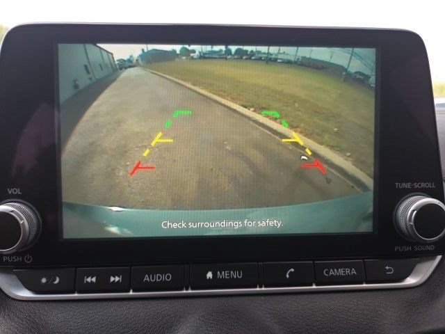 Used 2025 Nissan Sentra SV FWD image 27