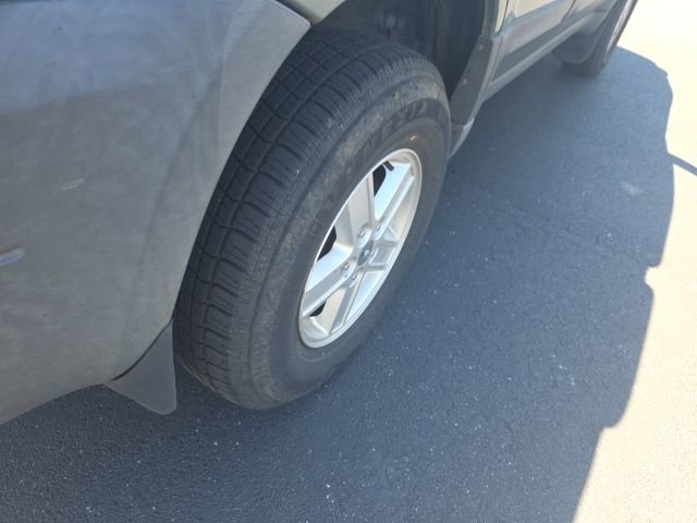 Used 2005 Ford Escape XLS AWD/4WD image 10