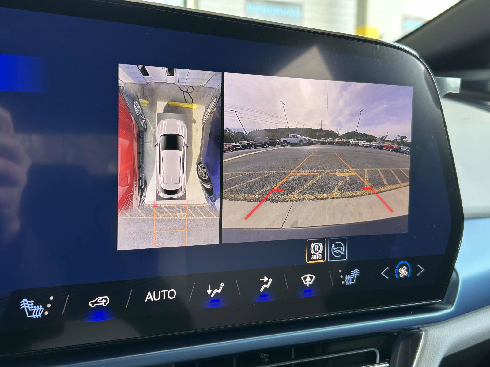 New 2026 Chevrolet Equinox EV LT image 24