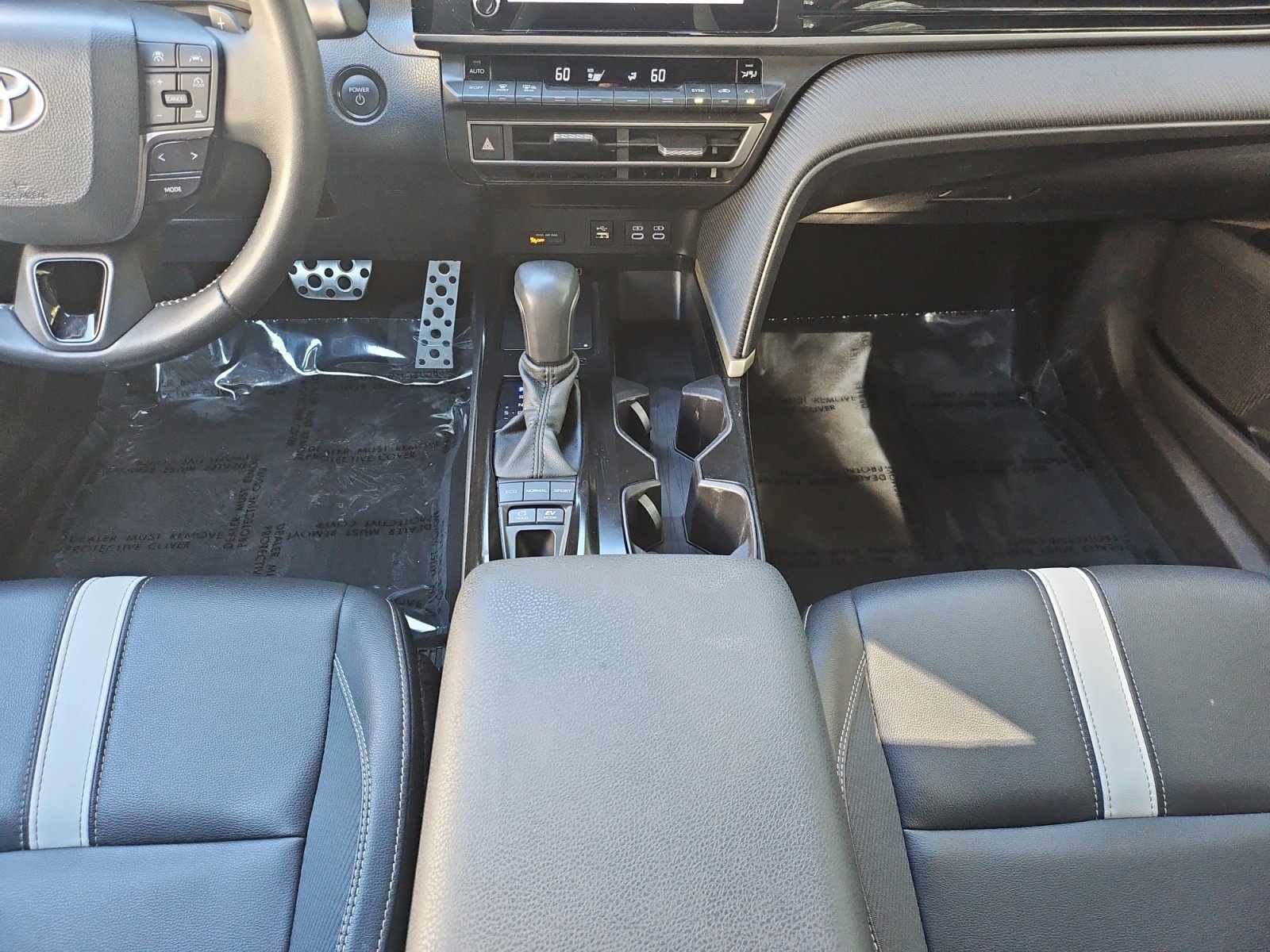 Used 2025 Toyota Camry SE FWD image 31