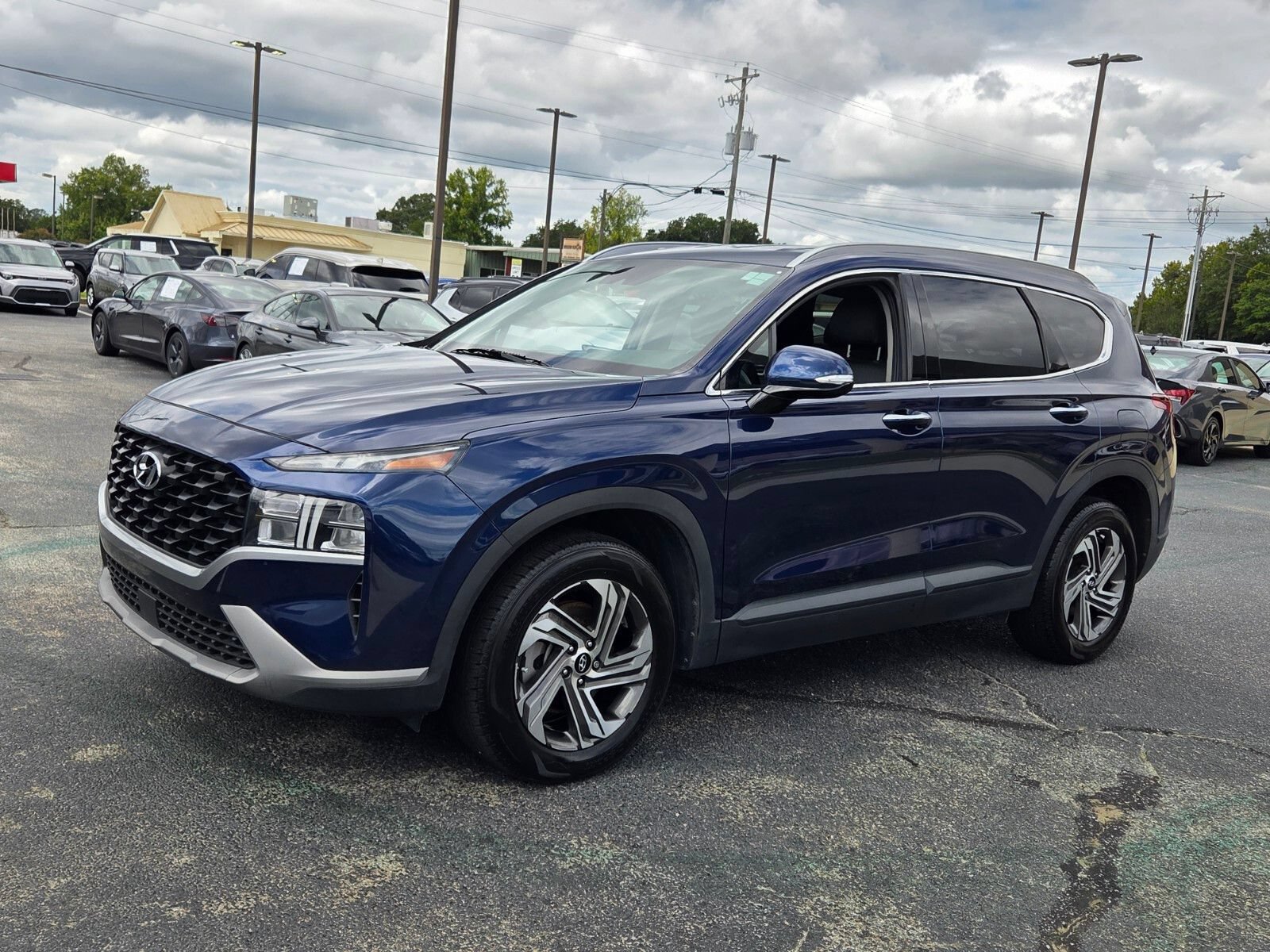 Used 2023 Hyundai Santa Fe SEL FWD image 3