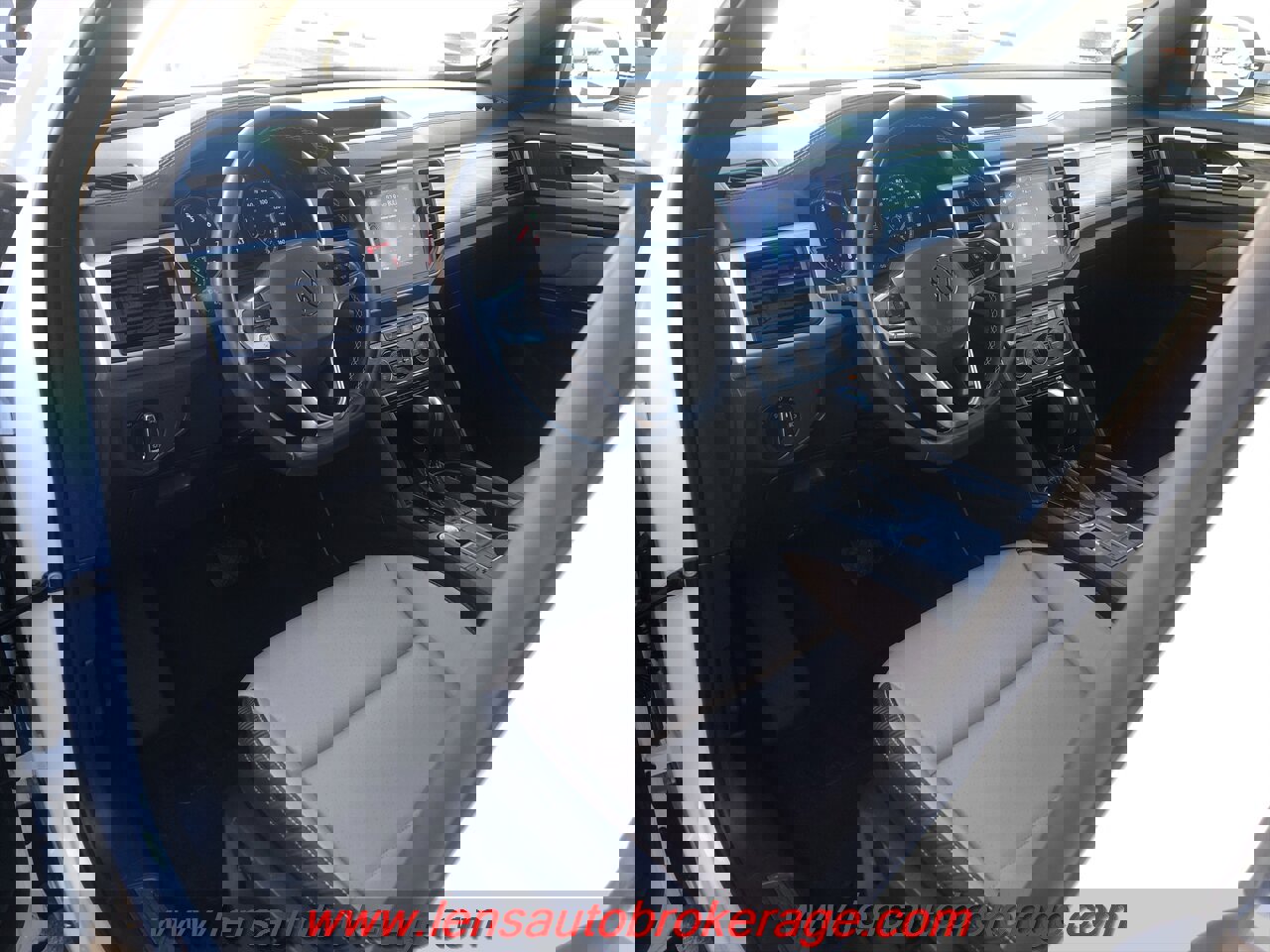 Used 2021 Volkswagen Atlas Cross Sport SE image 10