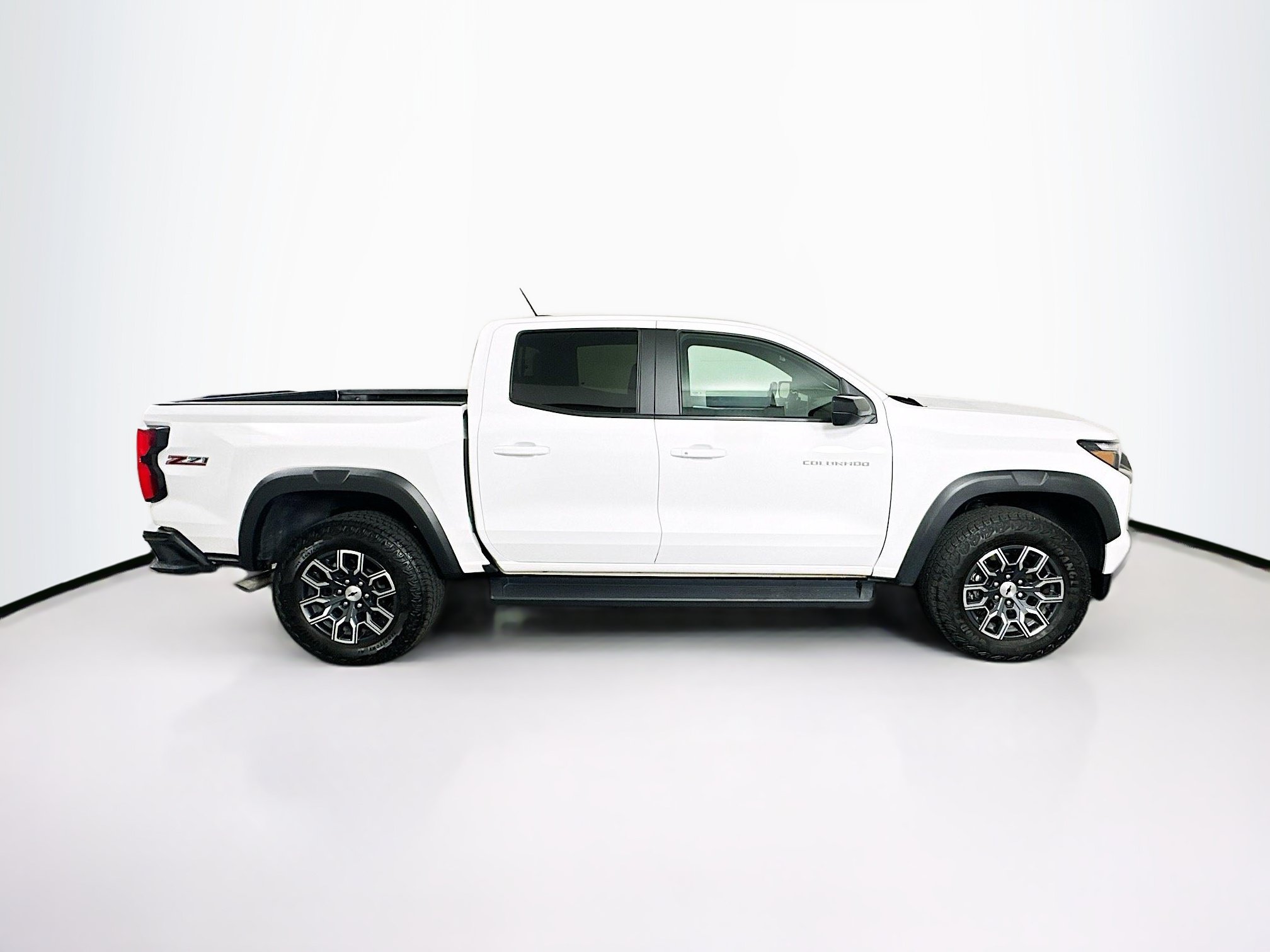 Used 2024 Chevrolet Colorado Z71 w/ Z71 Convenience Package 2 AWD/4WD image 10