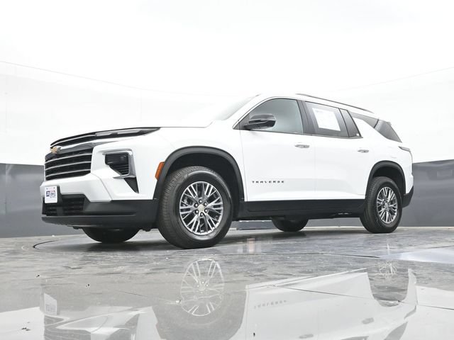 Used 2025 Chevrolet Traverse LT w/ Driver Confidence Package AWD/4WD image 58