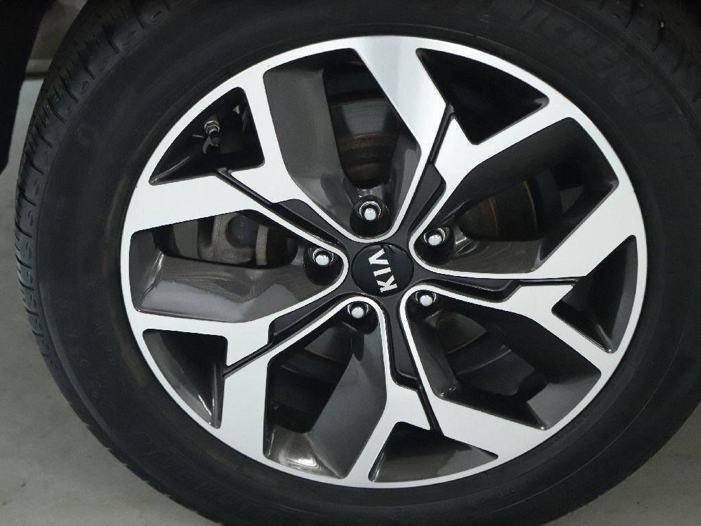 Used 2021 Kia Sportage EX w/ EX Technology Package image 12