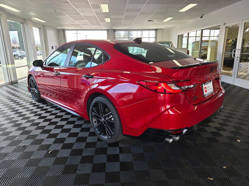 Used 2026 Toyota Camry Hybrid image 5