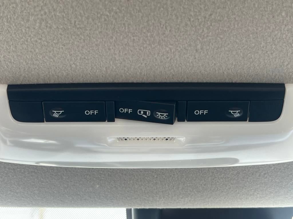 New 2025 Nissan Versa SV w/ Trunk Package image 29