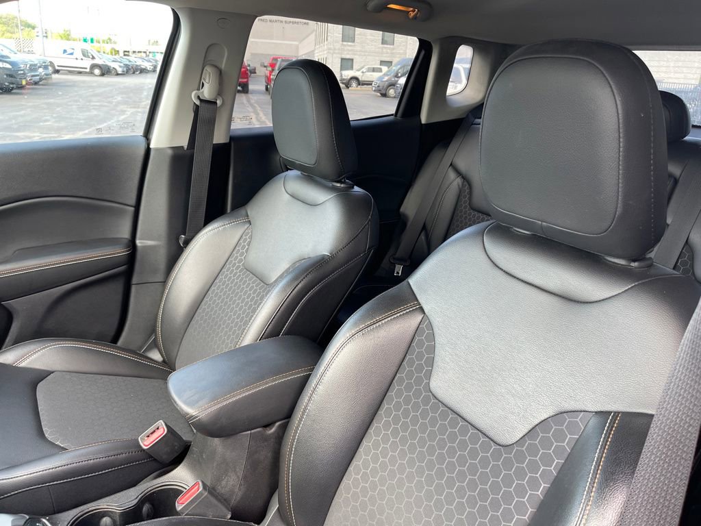 Used 2019 Jeep Compass Latitude FWD image 14