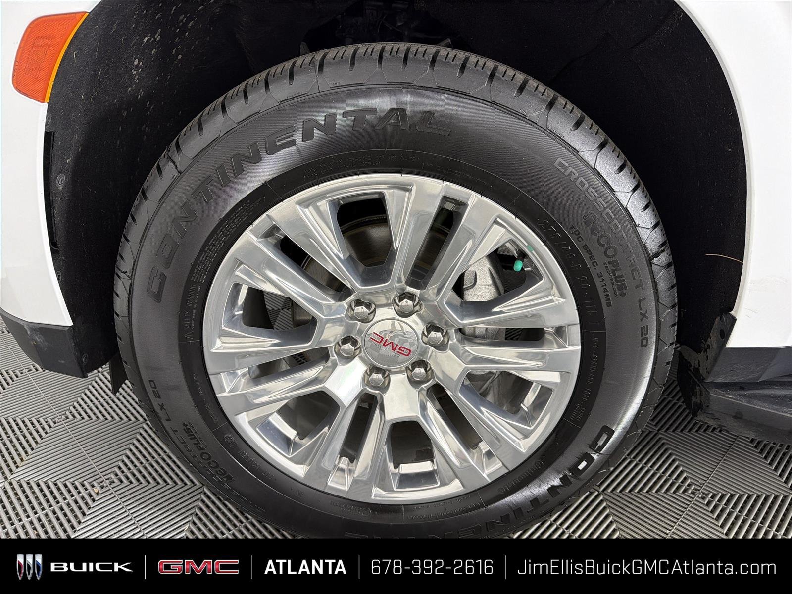 Used 2024 GMC Yukon XL Denali RWD image 8