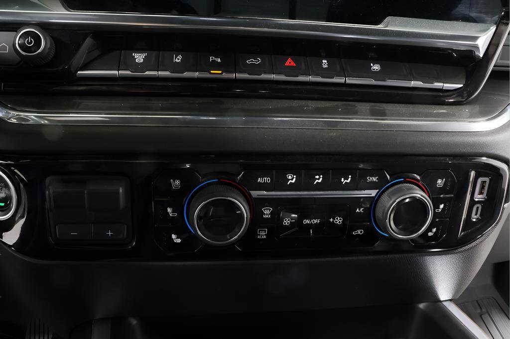 Used 2025 Chevrolet Silverado 3500 High Country w/ Technology Package AWD/4WD image 11