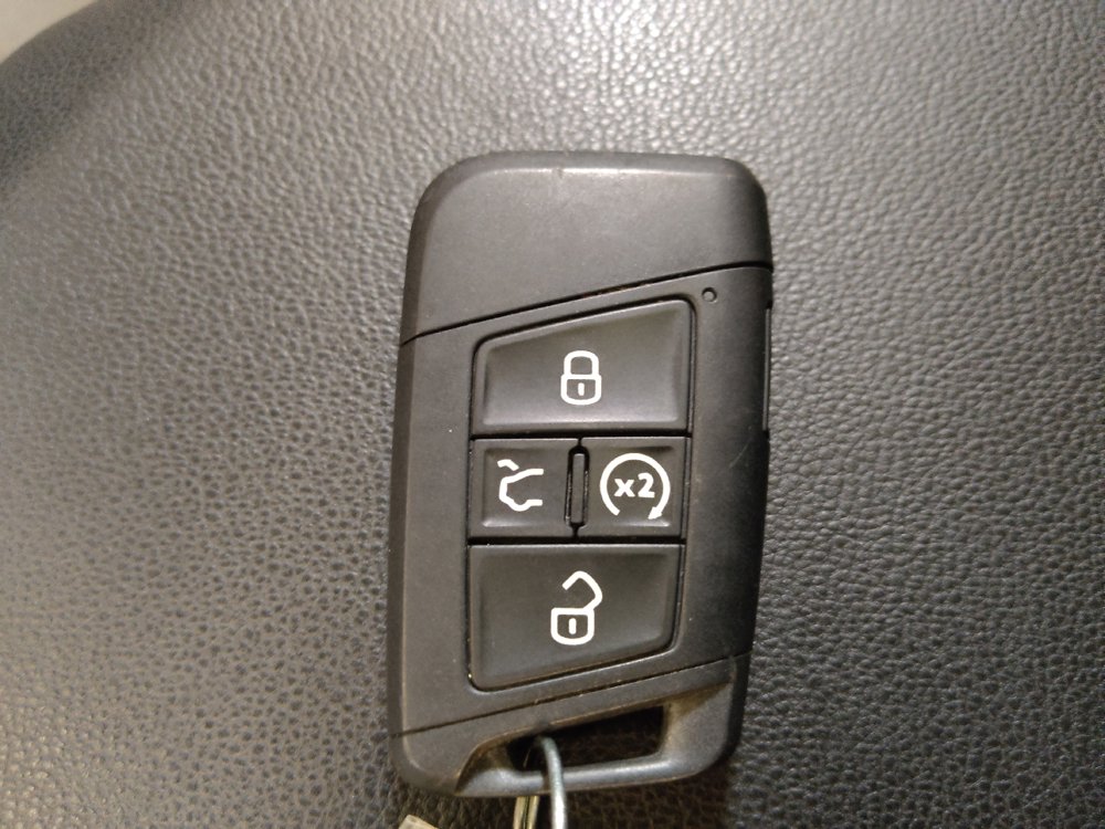 Used 2025 Volkswagen Jetta SE FWD image 32