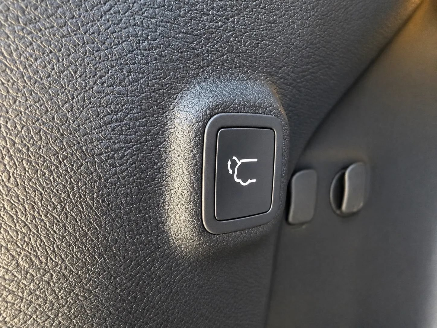 Used 2021 Jeep Cherokee Limited AWD/4WD image 42