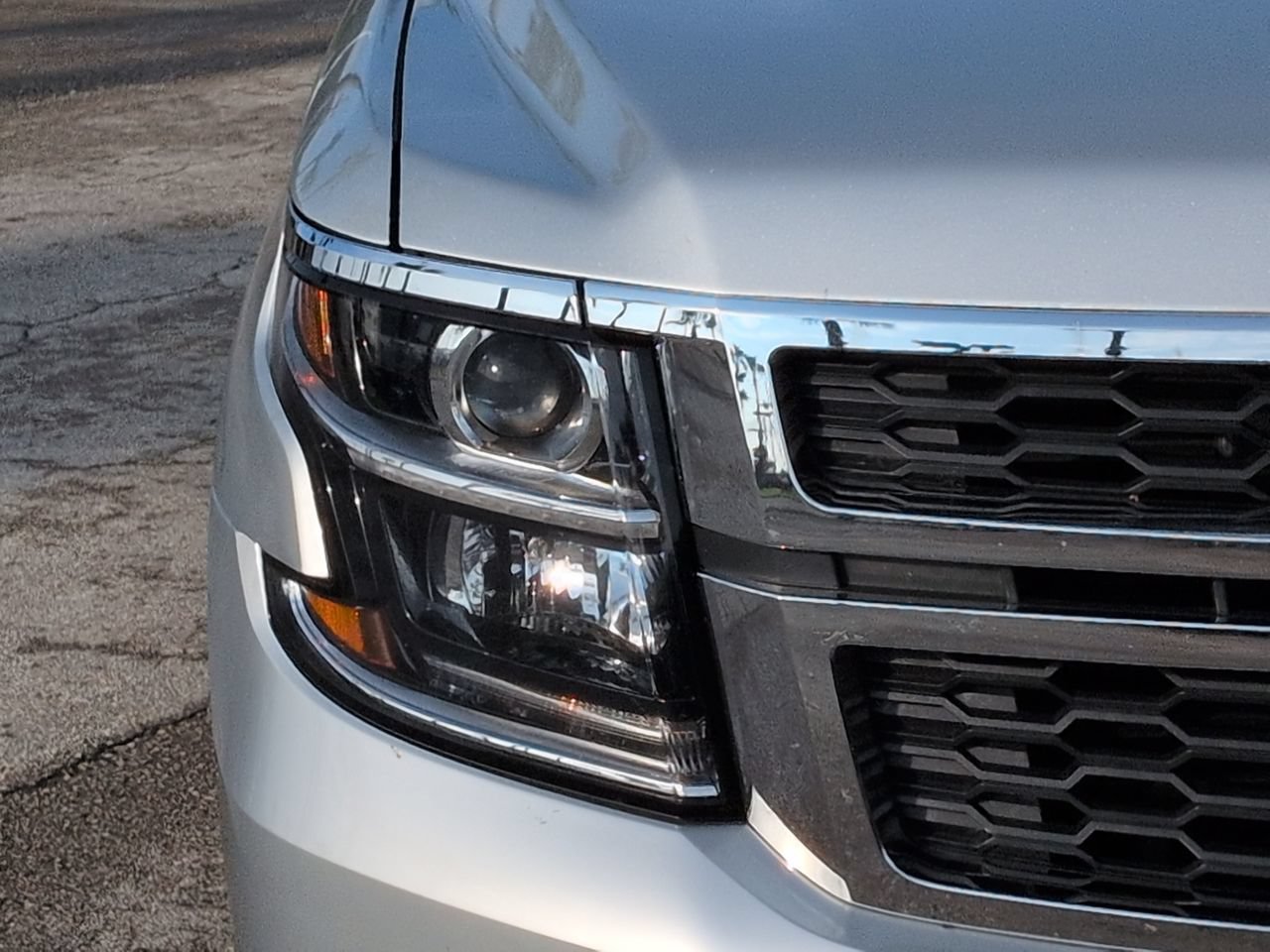 Used 2019 Chevrolet Suburban LT AWD/4WD image 9