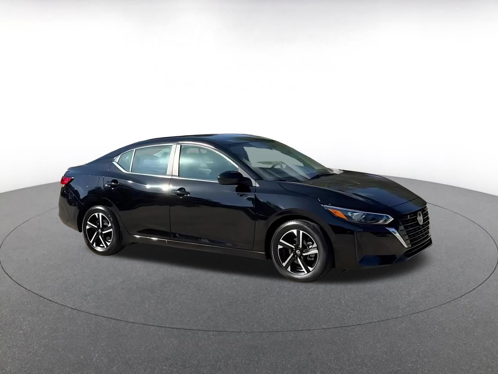 Used 2025 Nissan Sentra SV FWD image 2