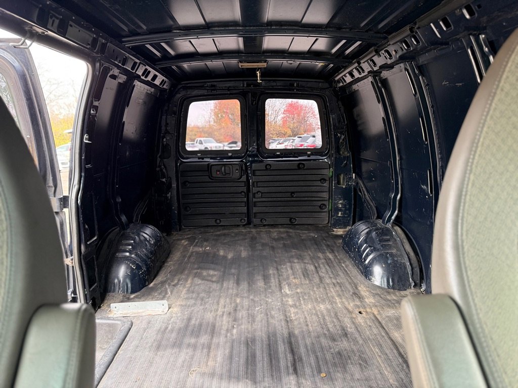 Used 2011 GMC Savana 2500 image 10