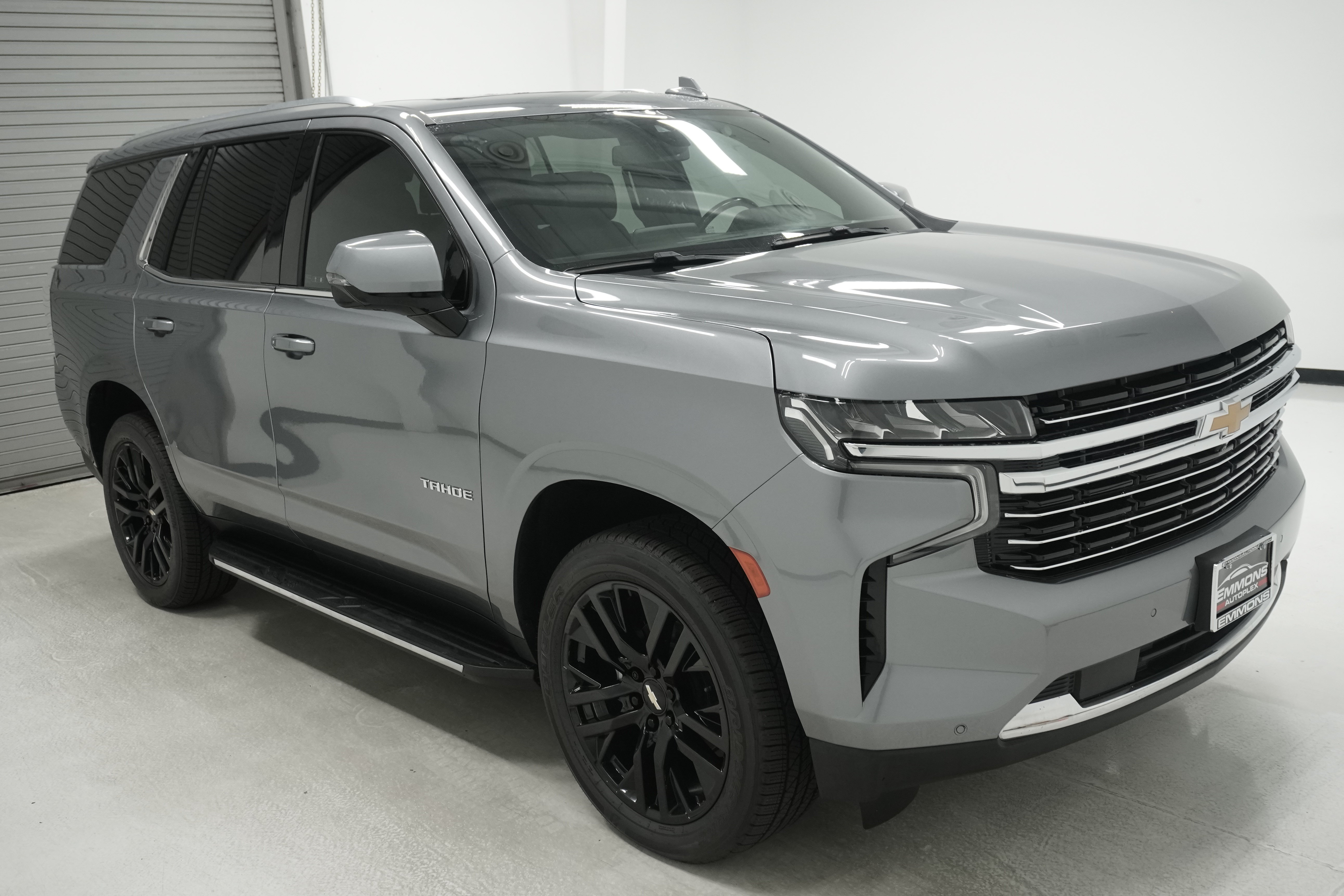 Used 2022 Chevrolet Tahoe LT w/ Luxury Package AWD/4WD image 3