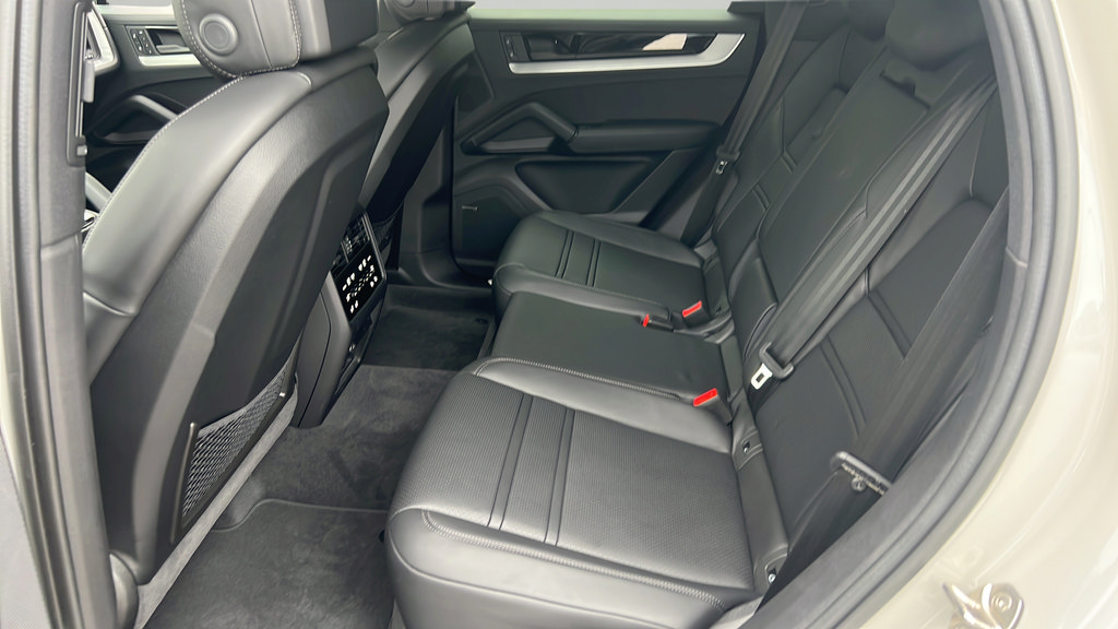 New 2026 Porsche Cayenne Coupe AWD/4WD image 15