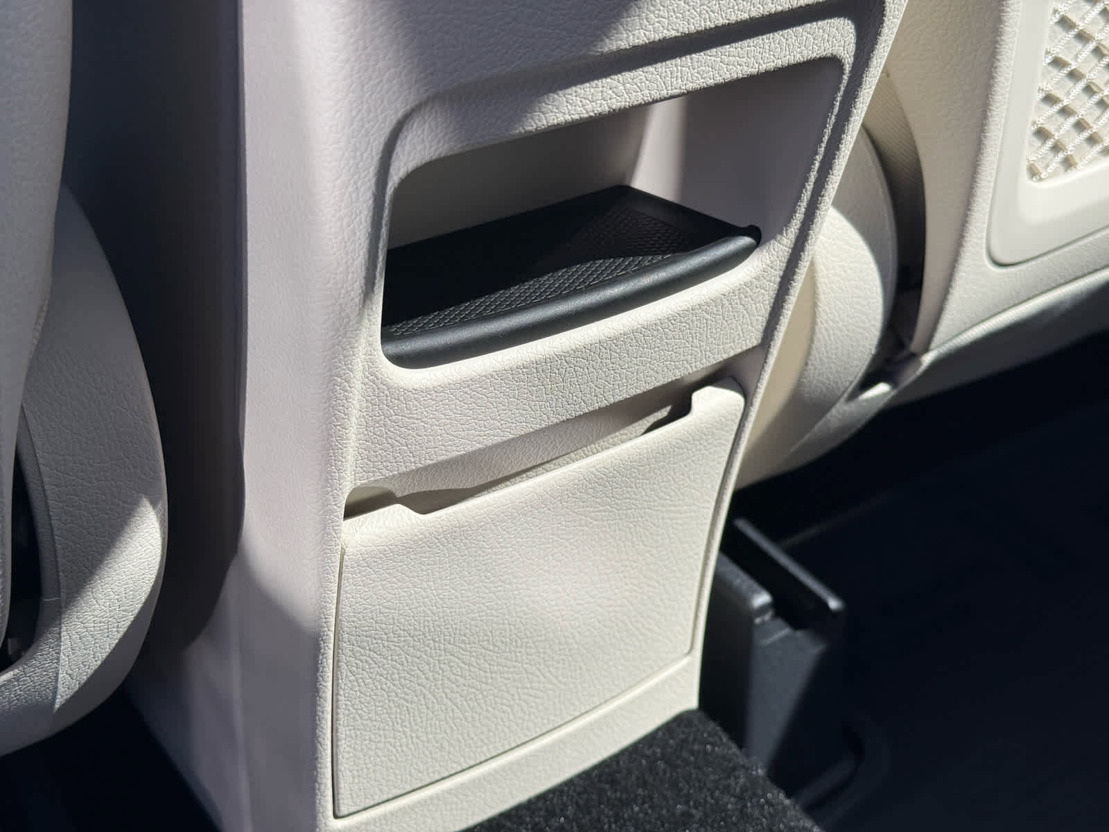 Certified 2026 Mercedes-Benz GLB 250 4MATIC image 31