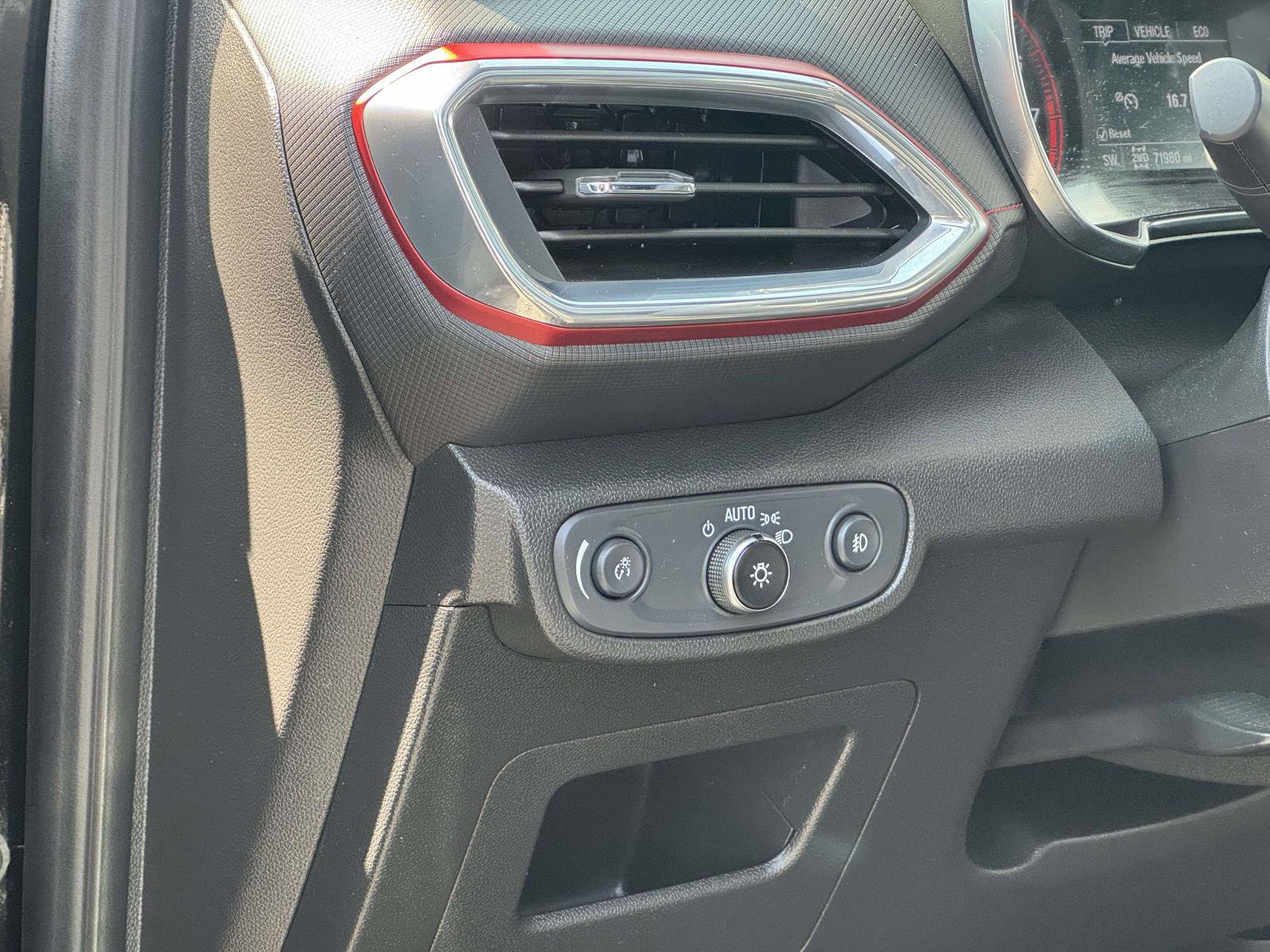 Used 2022 Chevrolet TrailBlazer RS w/ Sun and Liftgate Package AWD/4WD image 13