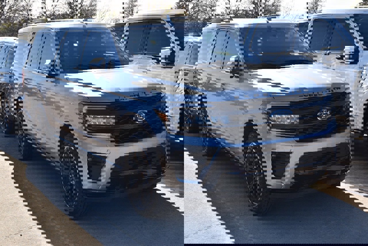 Certified 2023 Ford Expedition Max Limited image 4