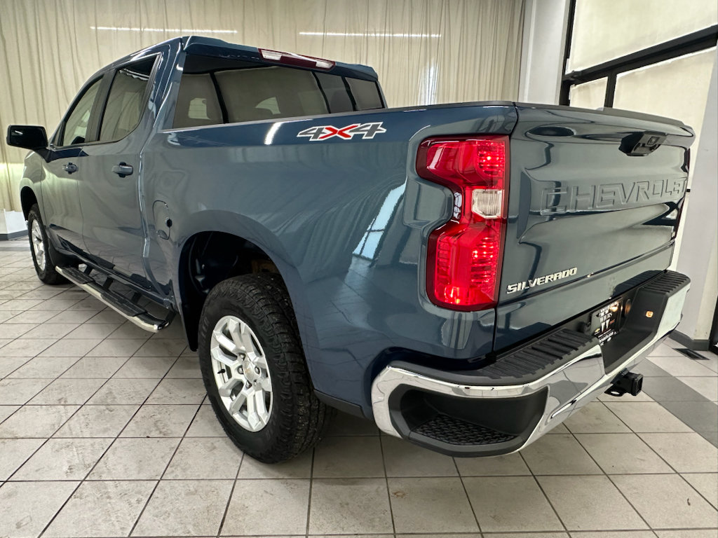 Certified 2024 Chevrolet Silverado 1500 LT AWD/4WD image 10