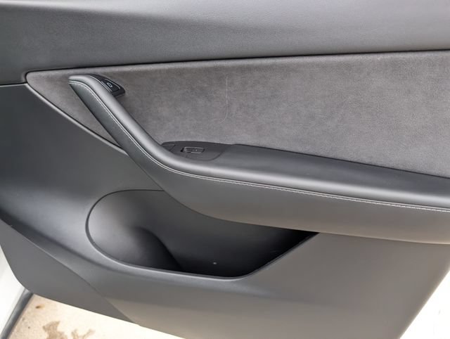 Used 2022 Tesla Model Y Performance AWD/4WD image 32