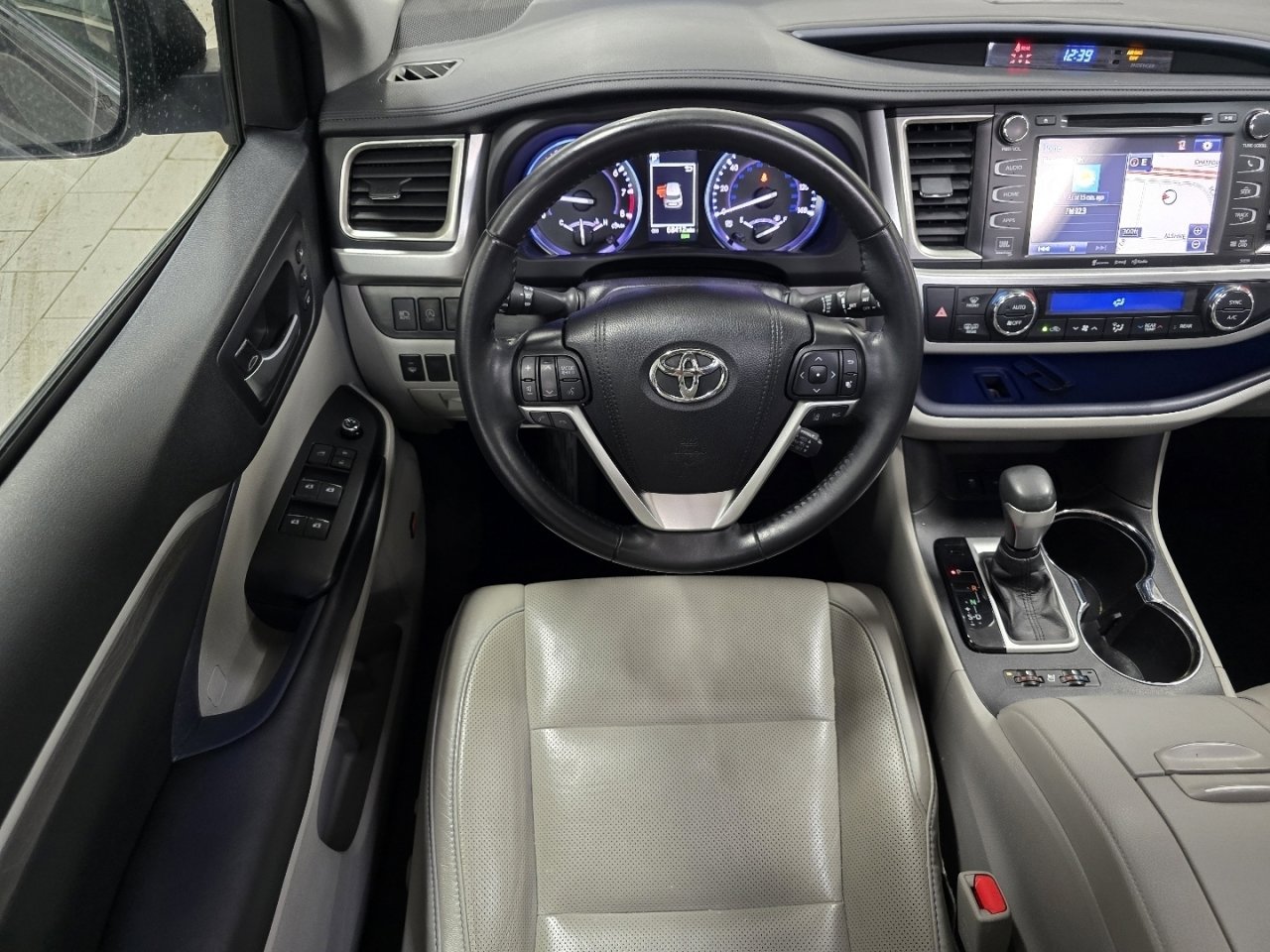 Certified 2019 Toyota Highlander Limited w/ Protection Package #3 image 25