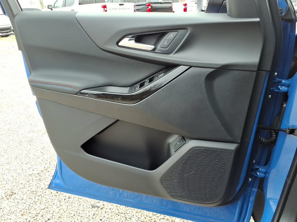 New 2026 Chevrolet Equinox RS w/ Safety and Technology Package FWD image 32