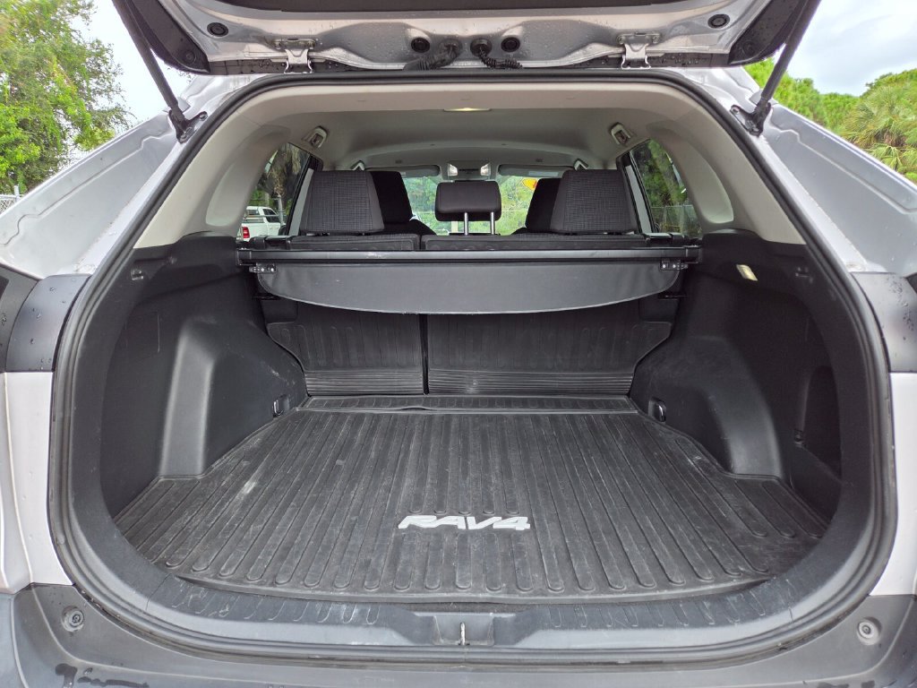 Certified 2024 Toyota RAV4 LE AWD/4WD image 19