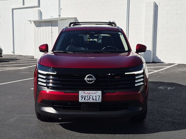 Used 2025 Nissan Kicks SR FWD image 2